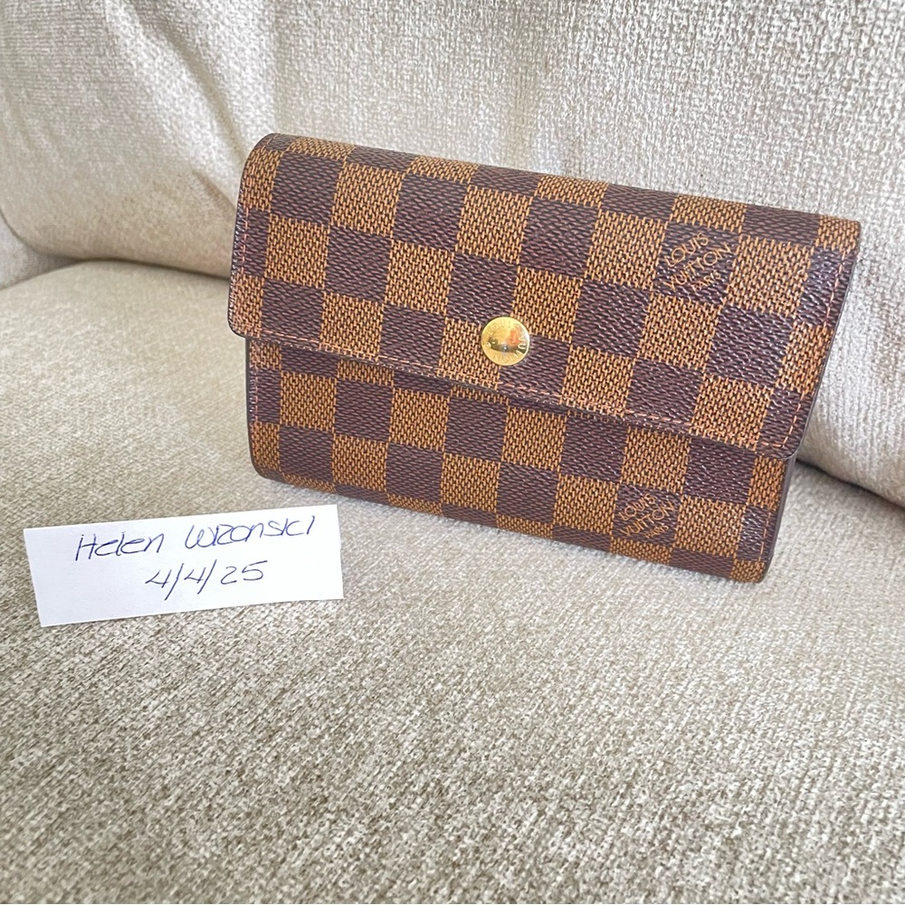Authentic LV Alexander wallet in EUC